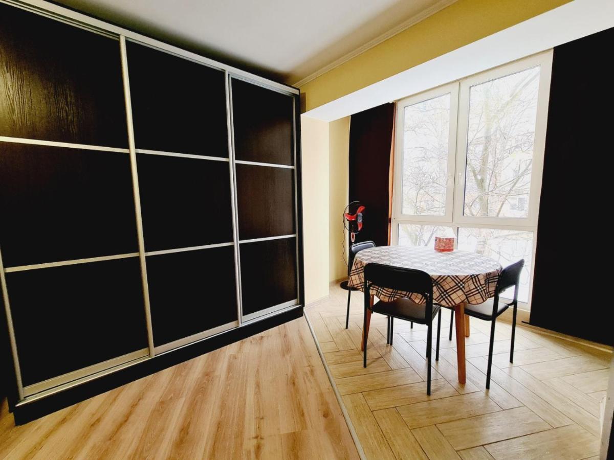90-Avenue Apartments TTchernivtsi Extérieur photo