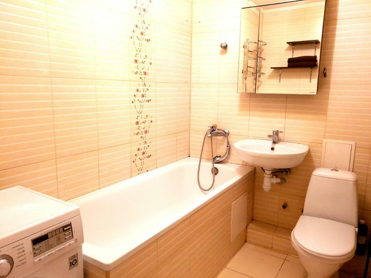 90-Avenue Apartments TTchernivtsi Extérieur photo