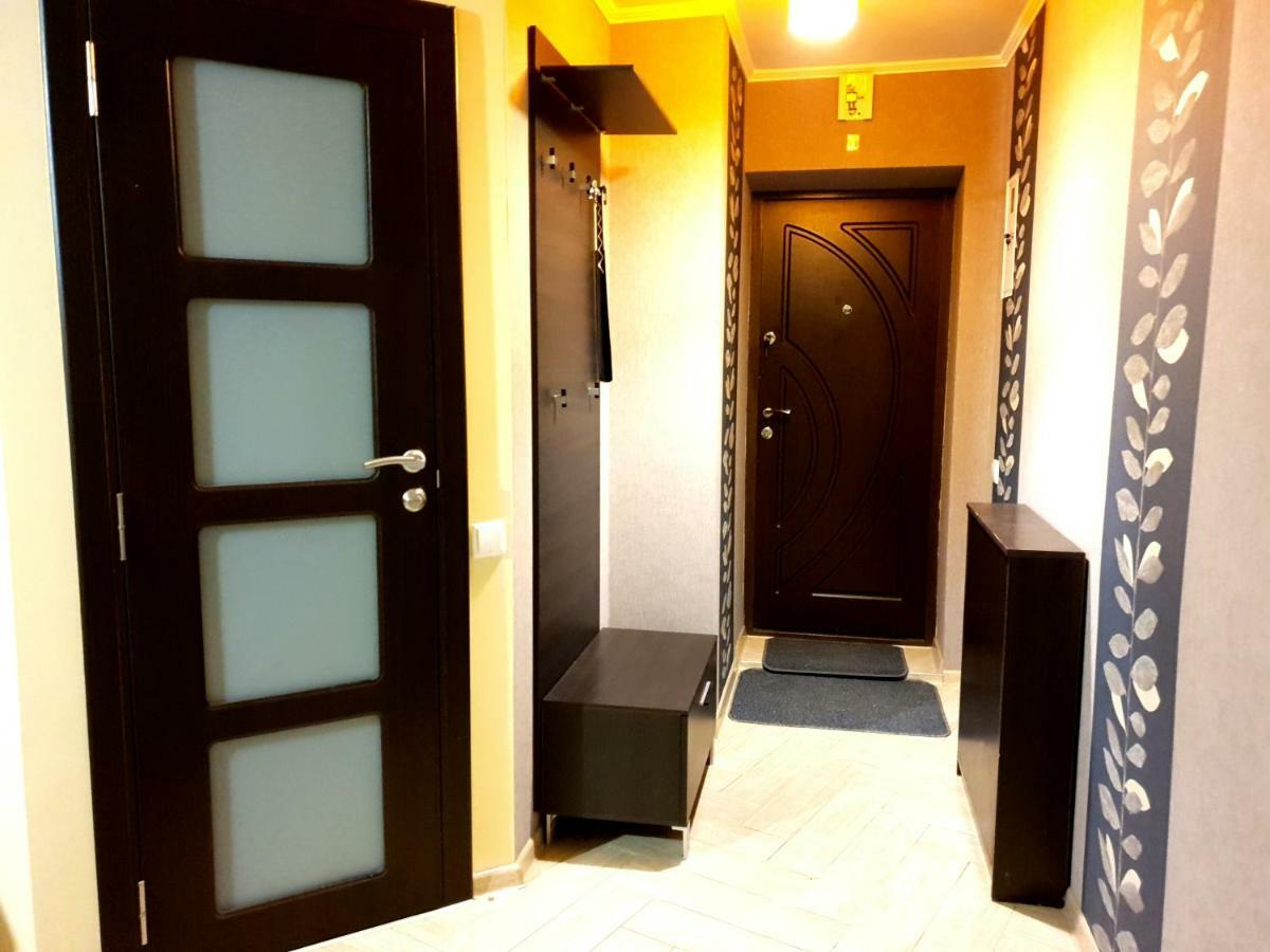 90-Avenue Apartments TTchernivtsi Extérieur photo