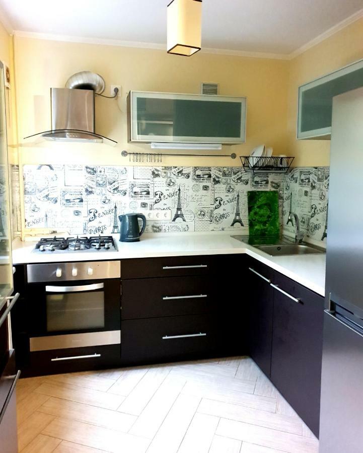 90-Avenue Apartments TTchernivtsi Extérieur photo