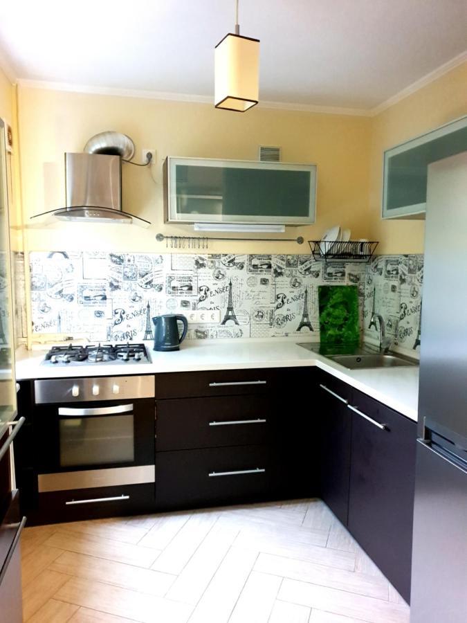 90-Avenue Apartments TTchernivtsi Extérieur photo